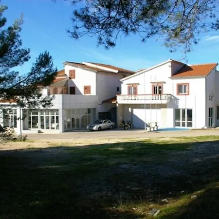 Apartments More * بيبينيا